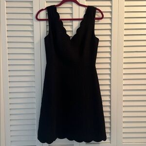 Lilly Pulitzer black scallop hem dress size 2